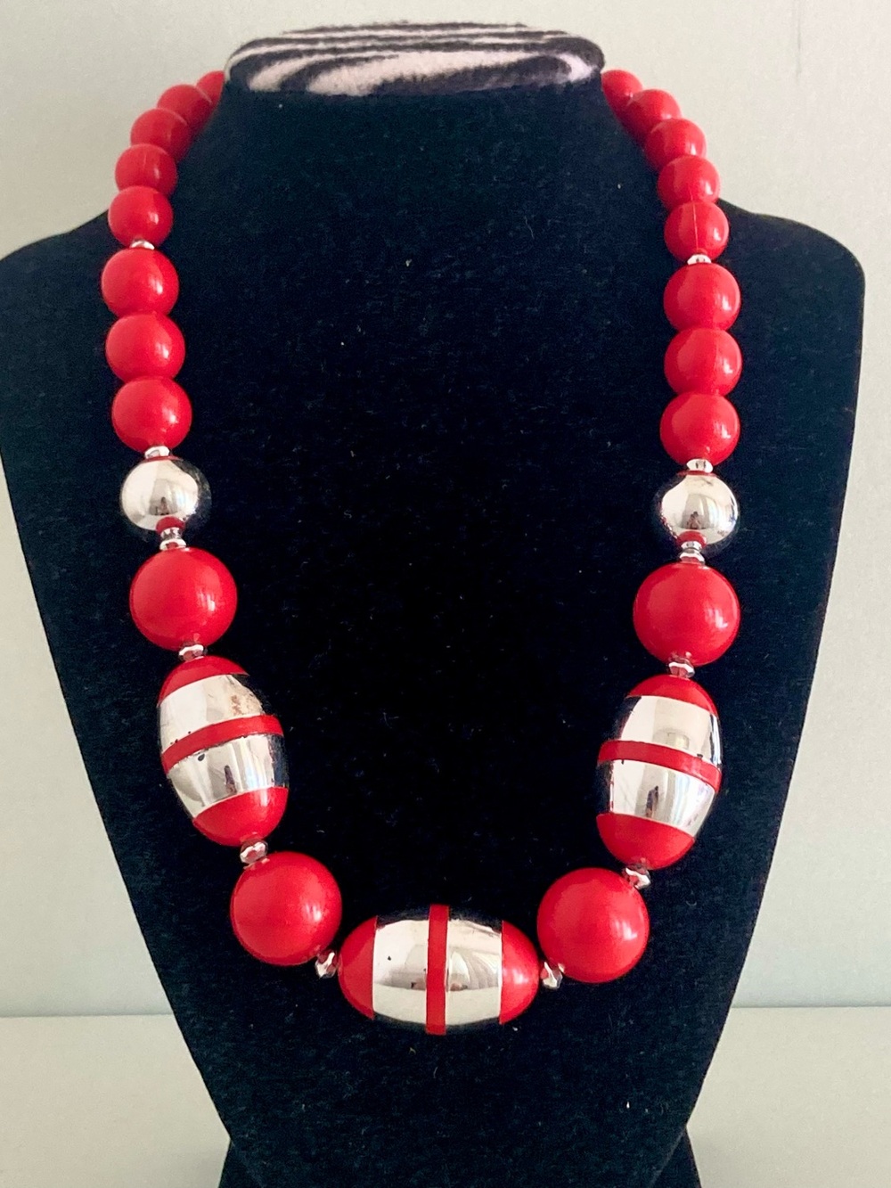 Red and Silver tone vintage Statement Beaded preloved Necklace fashion Jewelry